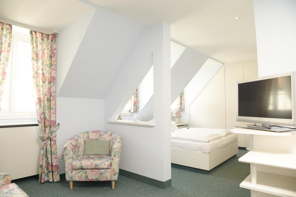 Hotel Till Eulenspiegel - Nichtrauchhotel - Garni Würzburg Dış mekan fotoğraf